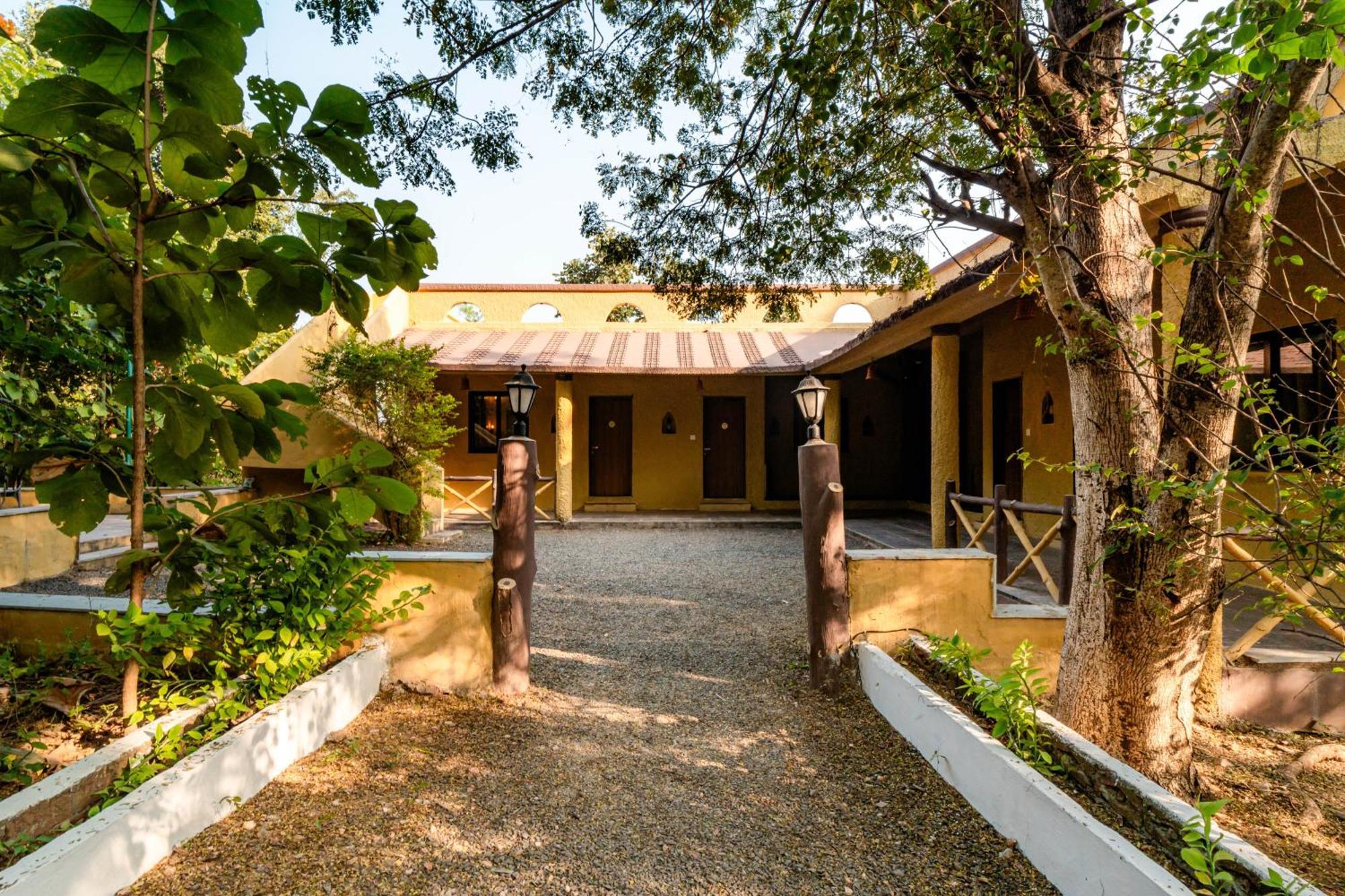 Treebo Premium Mowgli'S Den, Pench Hotel Khawāsa Kültér fotó