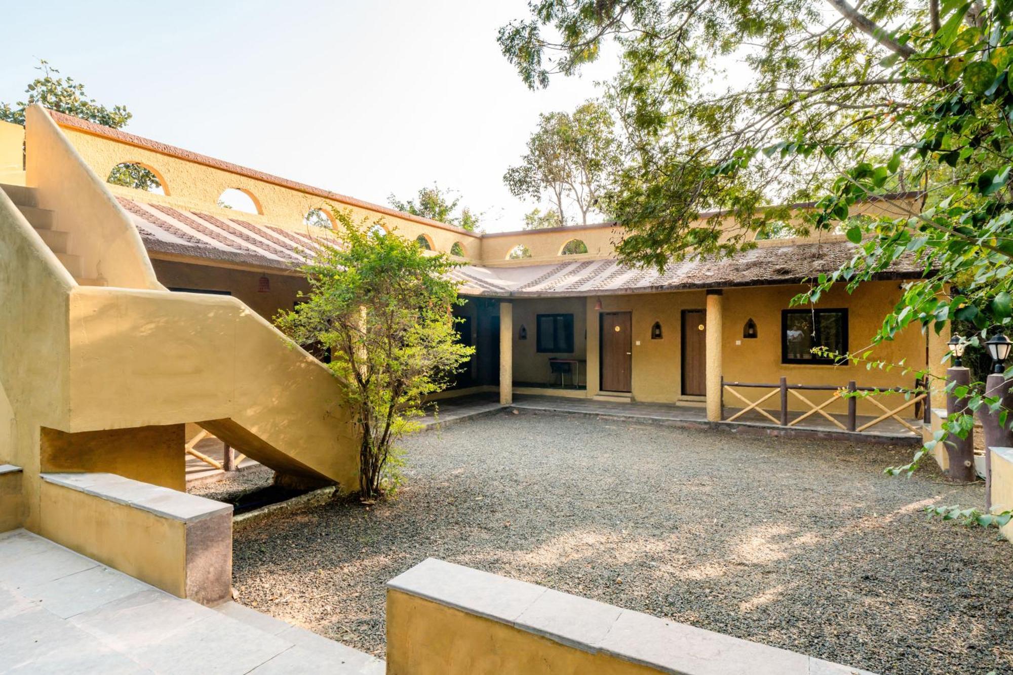 Treebo Premium Mowgli'S Den, Pench Hotel Khawāsa Kültér fotó
